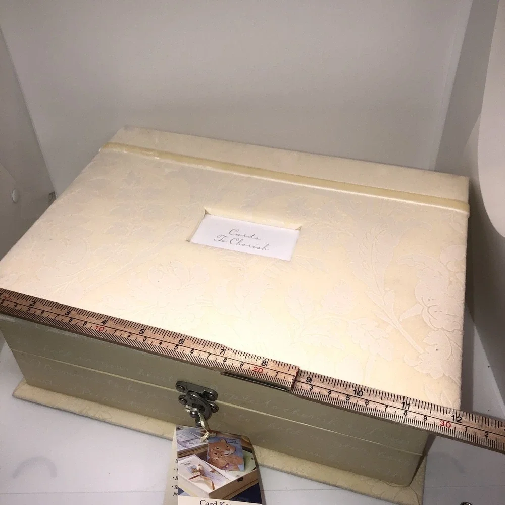 Unused Hallmark Card Keeper Box Photo Safe NOS 2005 12